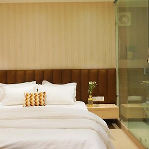 Hotel 16
